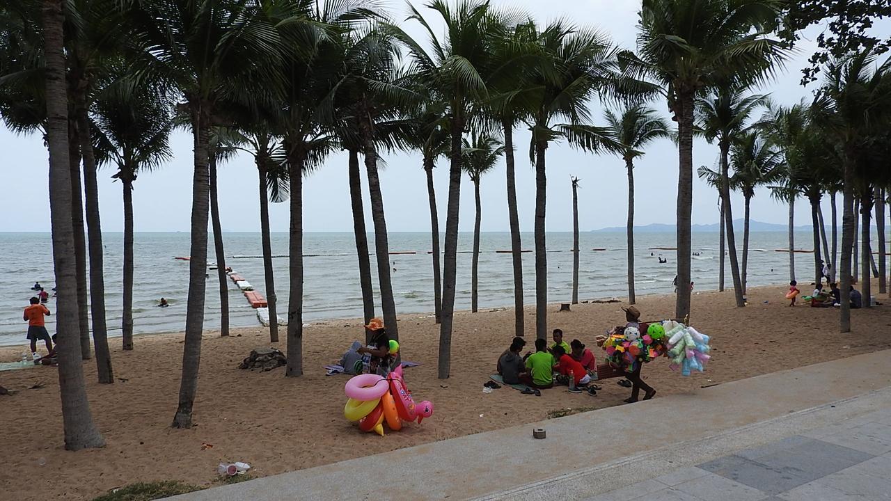 Luxurious Apartment On Jomtien Beach Road Ngoại thất bức ảnh